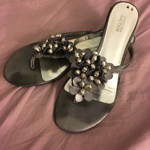 VGUC Silver/Pewter “Love Story” dress sandals